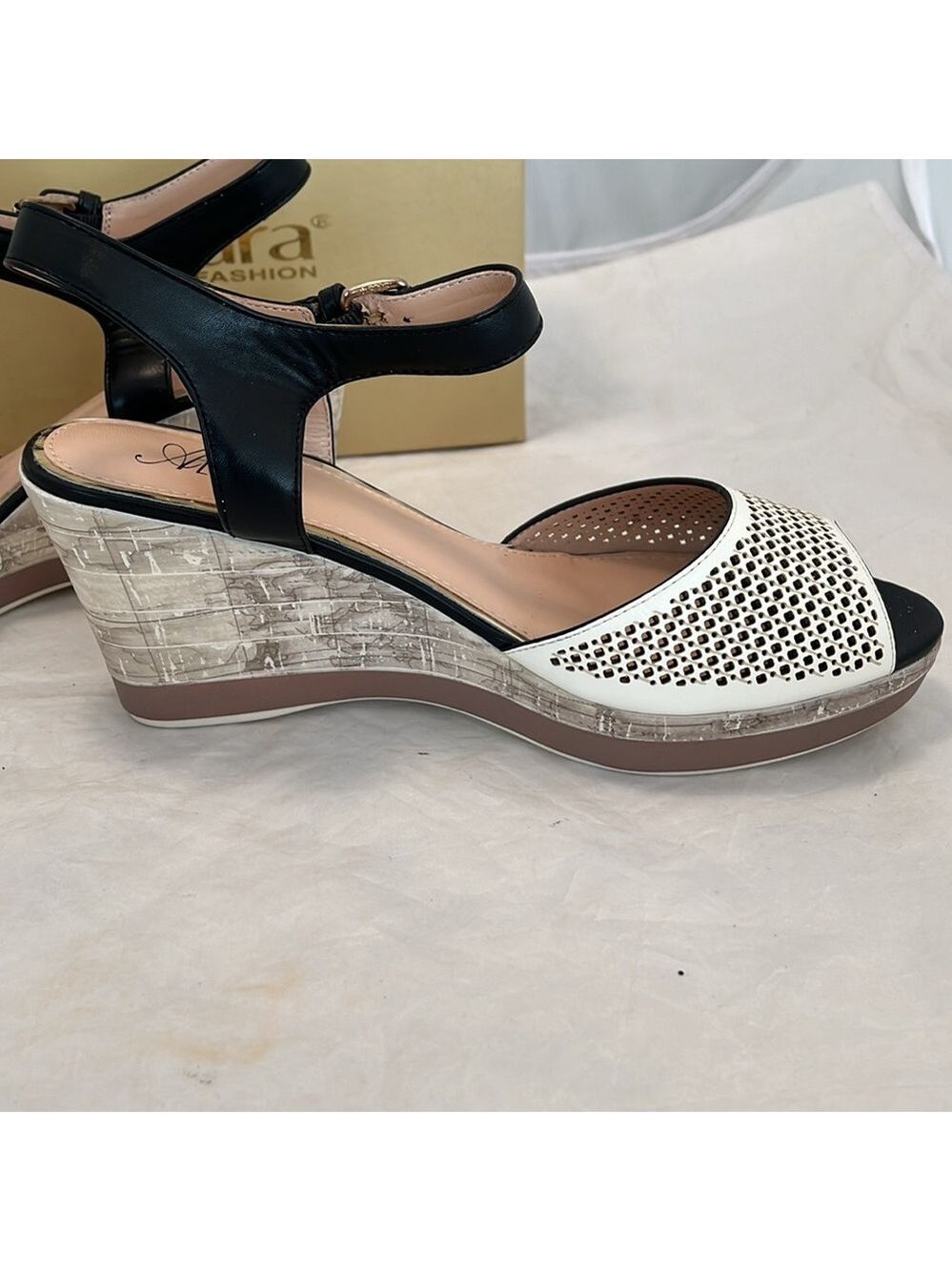 Azura Liefde Off White Wedge Sandal - Picture 10 of 16